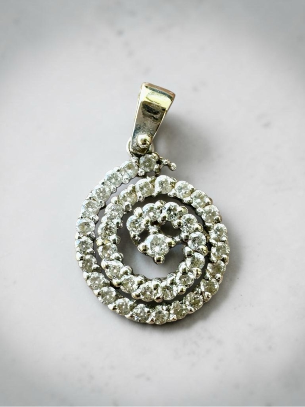 750/ High-Purity 18K White Gold Natural Diamond Swi